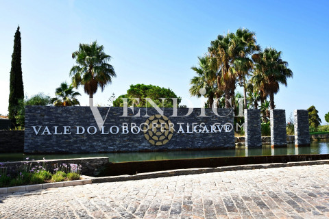 Recently Renovated 4 Bed Villa