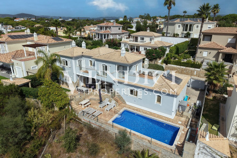 Spacious 4 Bedroom Villa