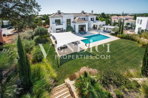 Stunning 6 Bed Villa