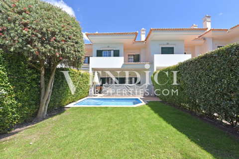 Delightful 2 Bedroom Townhouse For Sale