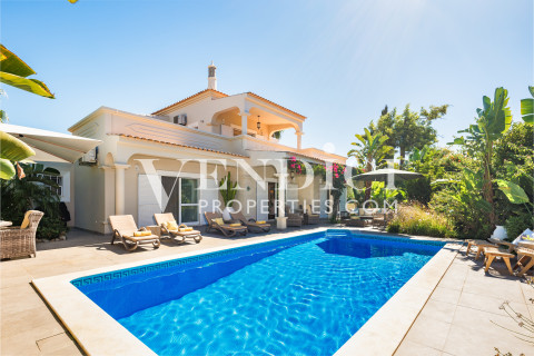 Beautifully Renovated Villa in Quinta Jacintina
