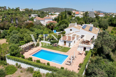 Beautiful Renovated Quinta