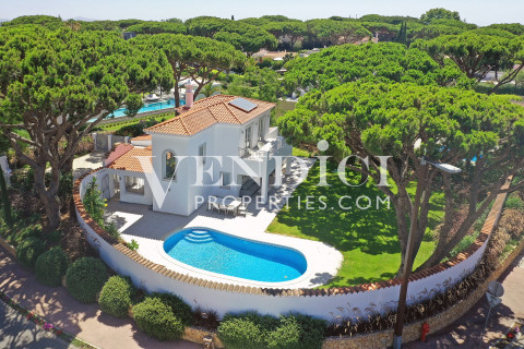 Fully RENOVATED 4 Bed Villa