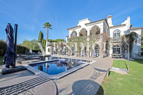 A spectacular 6 bedroom villa
