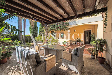 2 Bed Semi-detached Townhouse + 1 bed Studio
